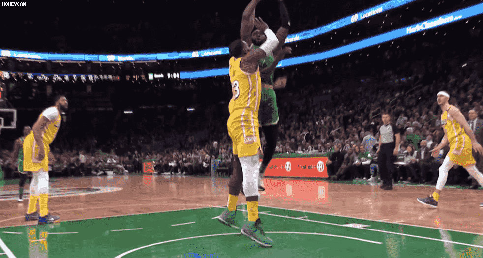 有人跪地不起，有人仰天怒吼（有人屈膝不起，有人仰天长啸）