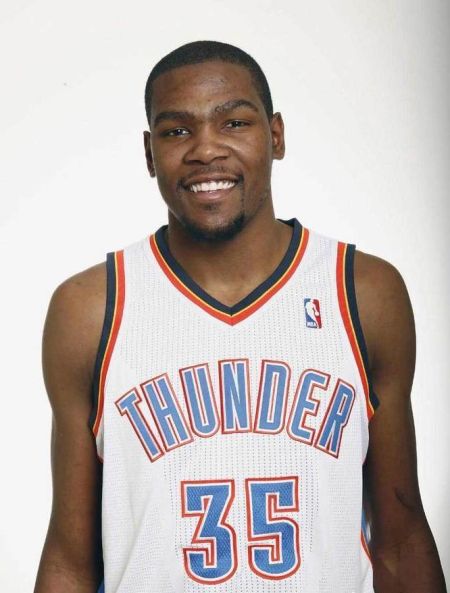 意媒：国米将贝尔纳韦视为未来中场引援人选，已派球探考察（意媒称国米将贝尔纳韦列为未来中场目标，已派球探现场考察）