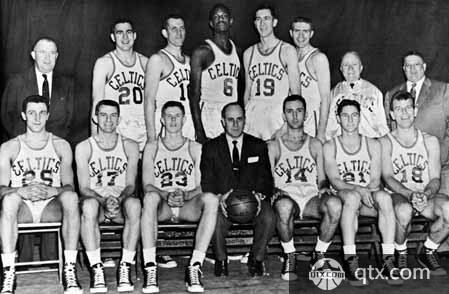 凯恩远射进球飞行速度达到128km／h，为本赛季德甲最快进球（凯恩远射时速128公里，创本赛季德甲最快进球）