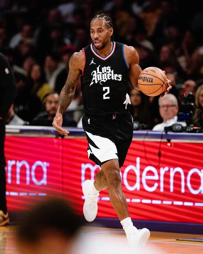 斯基拉：佛罗伦萨正在评估内斯塔，后者愿意接受8个月合同（斯基拉：佛罗伦萨考察内斯塔，后者愿签8个月短约）