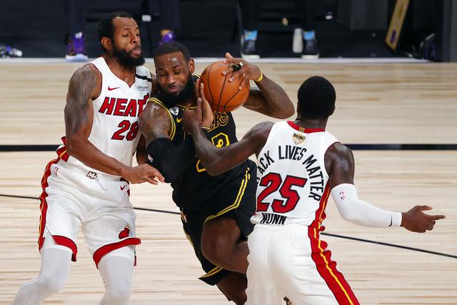 意甲三分制时代以来，米兰前14轮拿超过30分最终都排名前三（三分制以来，米兰首14轮拿到30+分的赛季最终均跻身前三）