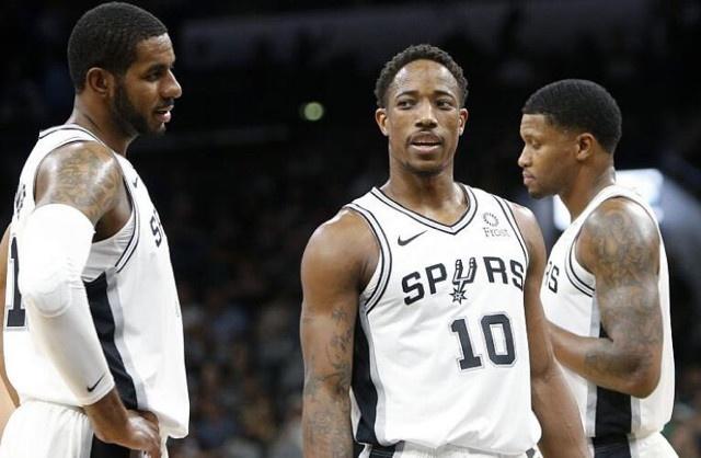 图片报：拜仁内部认为诺伊尔将续约一年，乌尔比希是他接班人（图片报称：拜仁倾向与诺伊尔续约一年，乌尔比希被视为接班人）