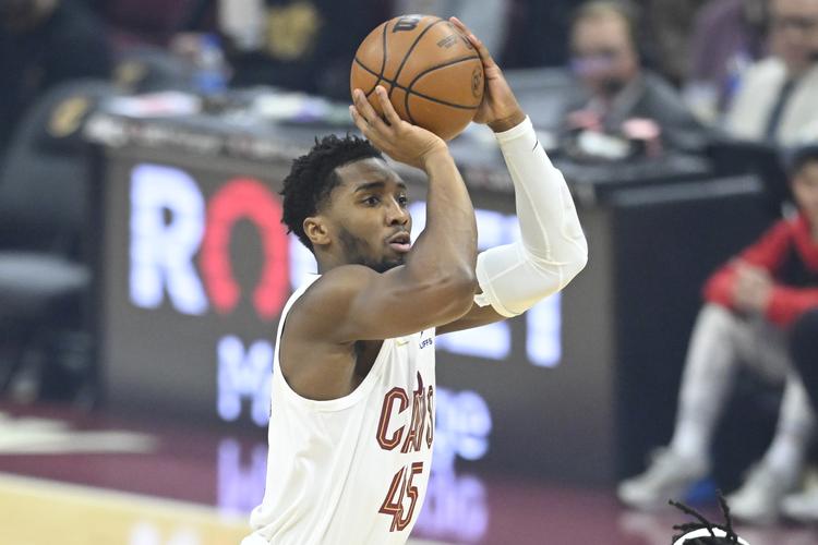 莱万：感谢球迷们的热烈支持，愿为波兰献出生命（莱万：感谢球迷的热情支持，我愿为波兰奉献一切）